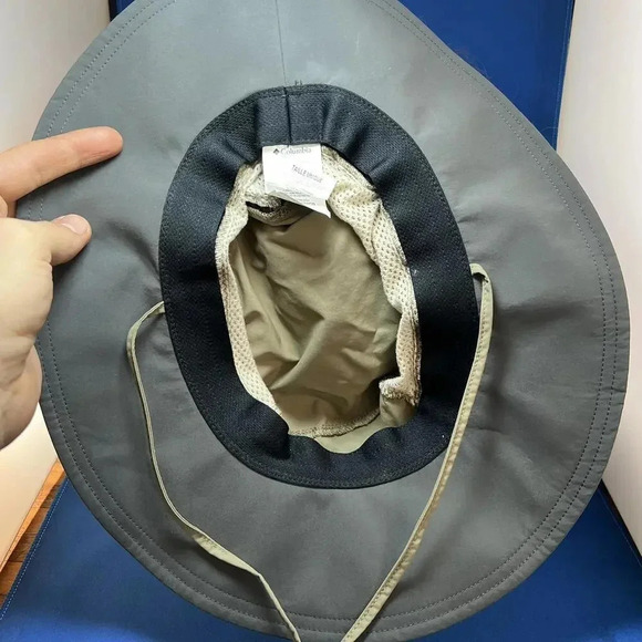 Columbia Outdoor Sun Hat with Mesh Ventilation - Picture 5 of 6